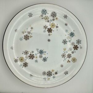 Noritake Snowflake Pattern Salad / Bread Plate - set of 4